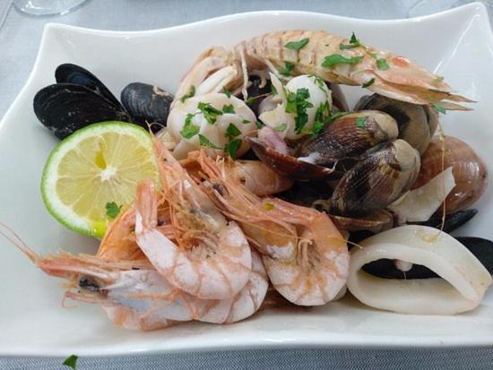 Brezza Marina & Ristorante Shoreline Bed and breakfast 3*