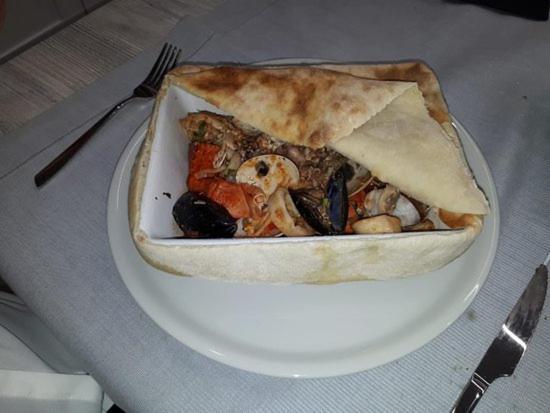 Brezza Marina & Ristorante Shoreline Bed and breakfast