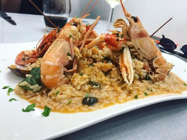 Brezza Marina & Ristorante Shoreline Bed and breakfast