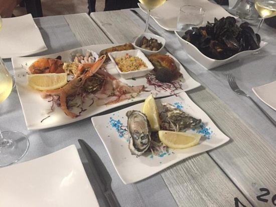 Brezza Marina & Ristorante Shoreline Bed and breakfast 3*