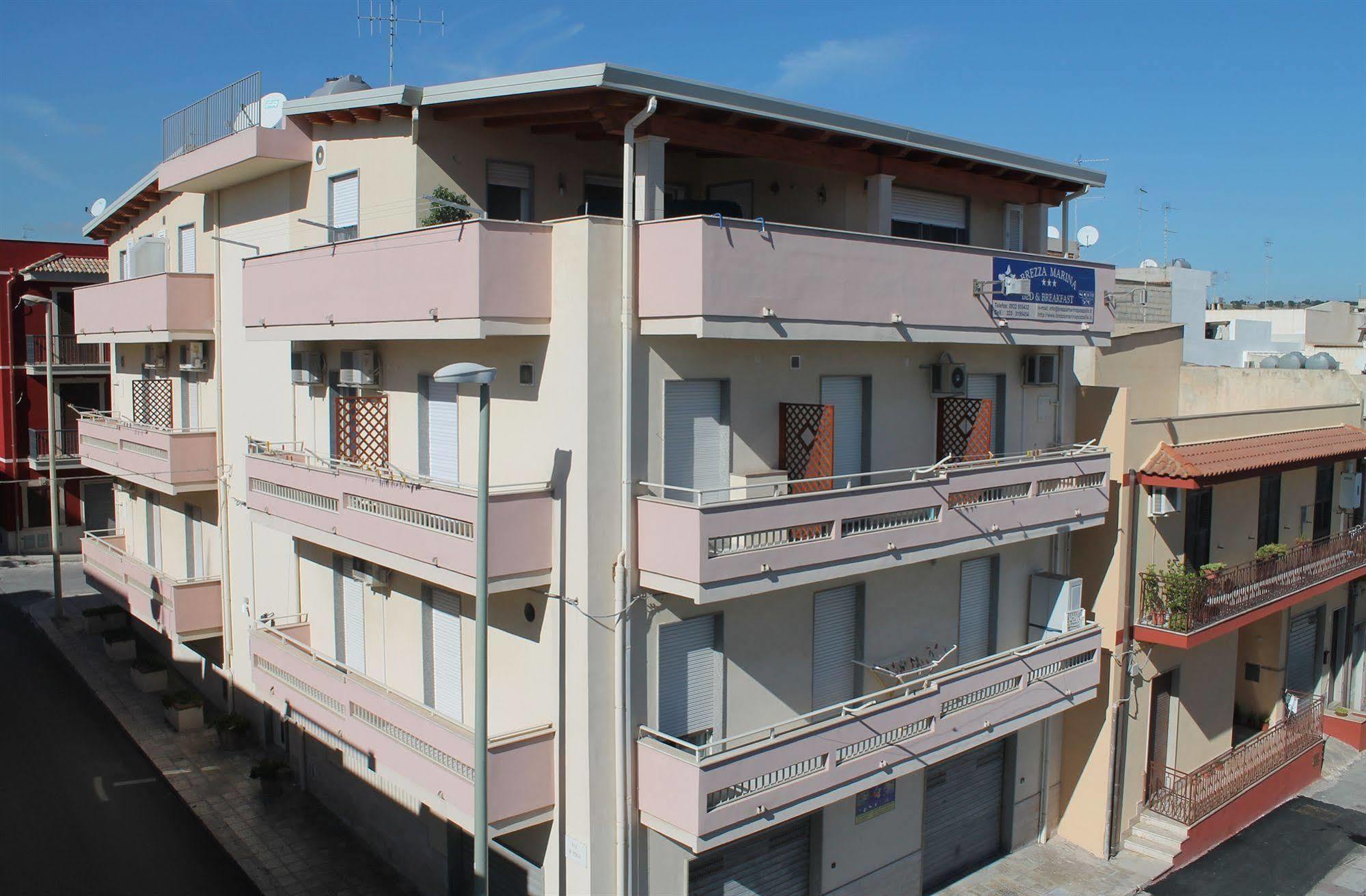 Brezza Marina & Ristorante Shoreline 3*