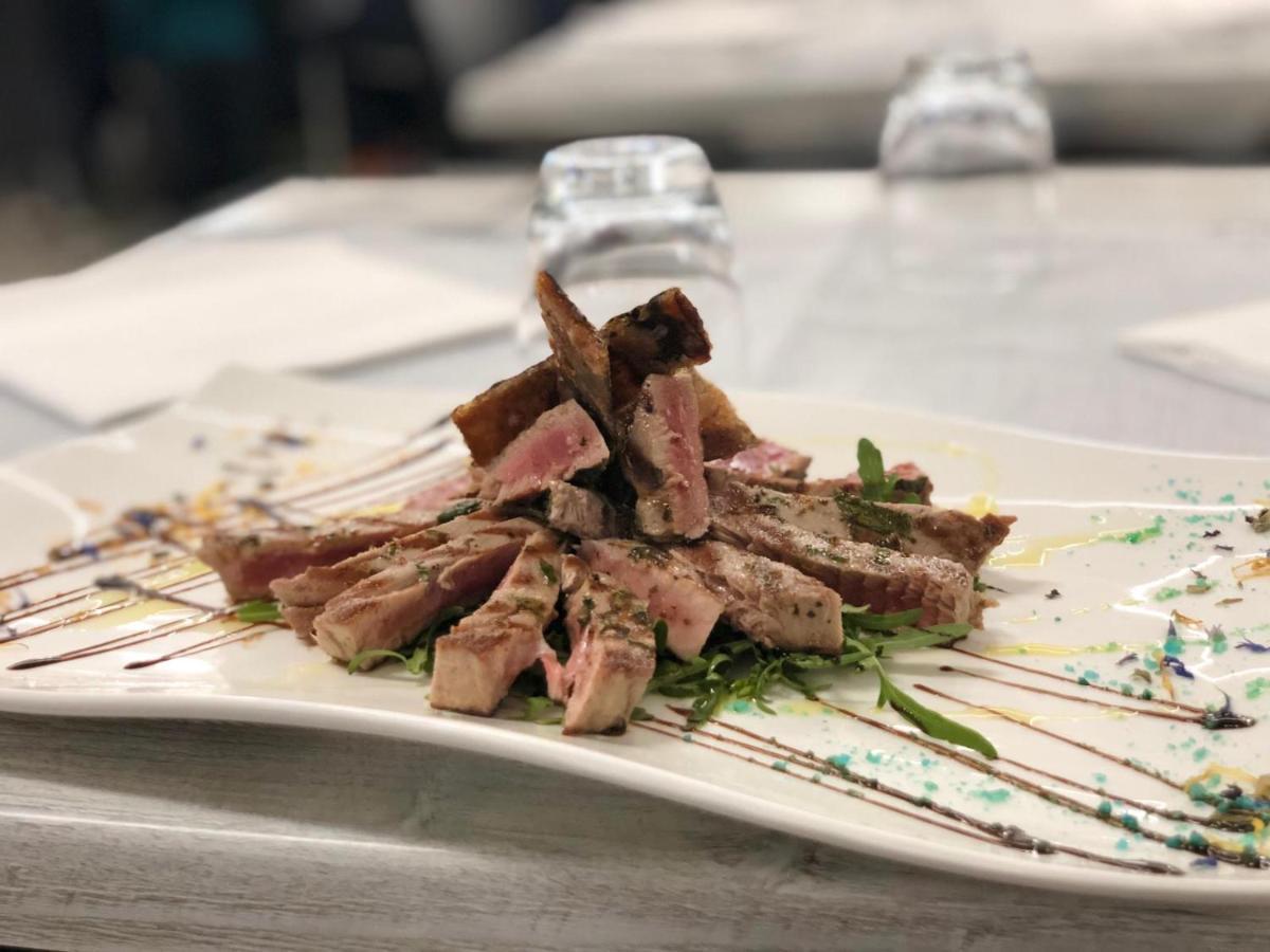 Brezza Marina & Ristorante Shoreline Bed & Breakfast 3*